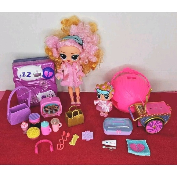 L.O.L.Surprise! Tweens Babysitting Sleepover Party with 20+ Surprises - Picture 2 of 14